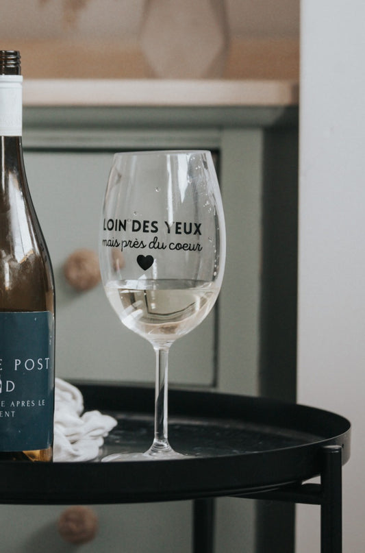 Autocollant Loin des yeux mais près du coeur