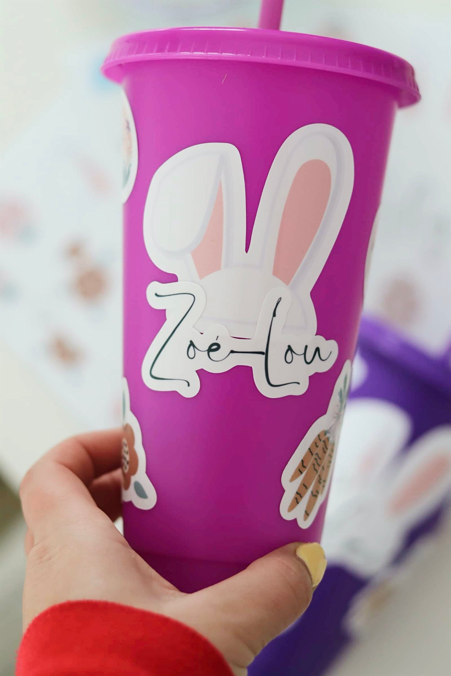 Verres en plastique avec couvercles, pailles, réutilisables!