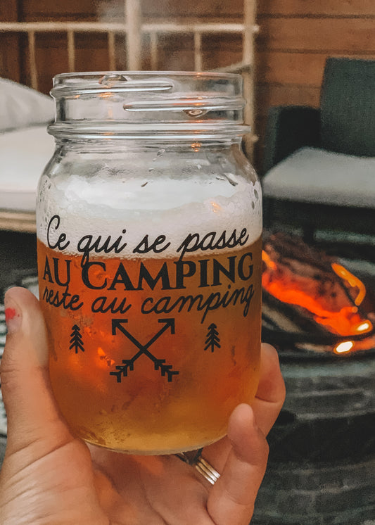 Autocollant Ce qui se passe au camping reste au camping
